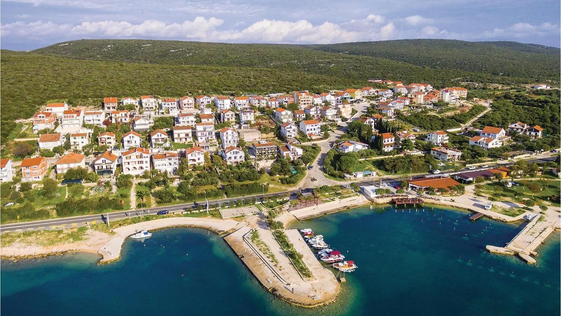 2 Bedroom Amazing Apartment In Sveti Petar クロアチア